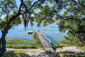 Waterfront Savannah - تيبي أيلاند