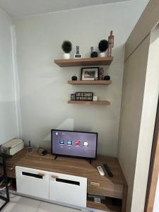 Makati High rise 1 Bedroom Condo with Balcony