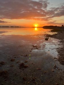 Sunny room in Old Emsworth Village in private house
