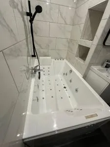 STUDIO JACCUZZI A 2 Min dAvignon - 罗什福尔-迪加尔