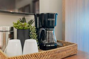 2BR Designers Pad Private Pool Closest to Beach