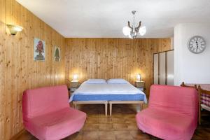 Monoroom With Garden And Lake View