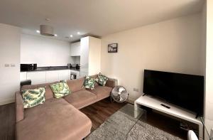 Pet-friendly 1BR Apt sleeps 4 in BMH Centre with Parking