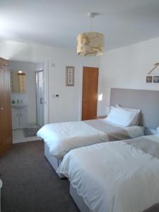 farm cottage with hottub