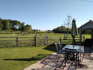 farm cottage with hottub