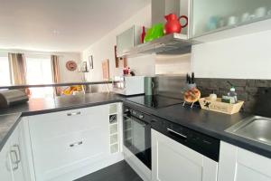 Appart T3 terrasse centre ville et plage