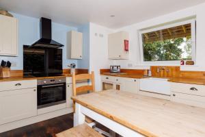Lux Countryside Haven Mins to Beach Garden