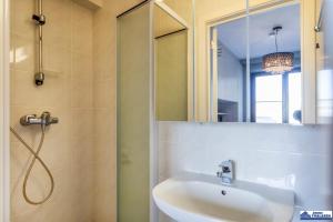 Royal 0303 - 2 slaapkamers tot 6p - prachtig zeezicht - met garage