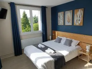 CONTACT HOTEL LE BOIS SAUVAGE - Saint-Front