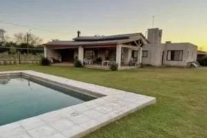 Casa de campo con piscina - Quines