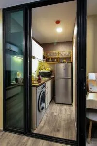 brown condo Phahon67 - 班敦孟