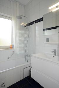 Le menhir bleu, gîte 2 personnes de plain-pied à Wéris