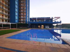 Precioso apartamento residencial con vistas al mar