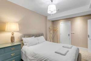 2-Bed Dereham Road with Foosball Flat A