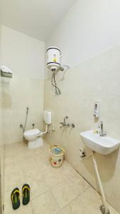 Nirvana inn guest house, near ram mandir