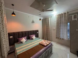 Nirvana inn guest house, near ram mandir