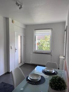 Cozy Apartment with Excellent Transport Links to Old Town, Main Station and Trade Fair