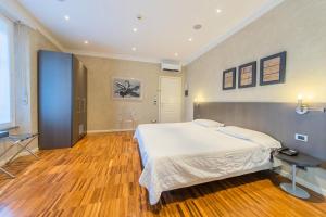 Triple Room room in Century Hotel