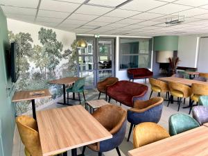 Hotels Hotel La Pierre Bleue : photos des chambres