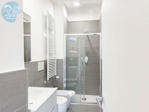 Marco Polo 26 Tirabora Short Rent