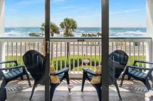 CDM 304 - Beachfront Serenity - Galveston