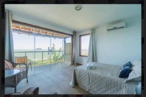 Belíssima casa em Búzios com 04 suítes com vista para o mar, piscina e área gourmet