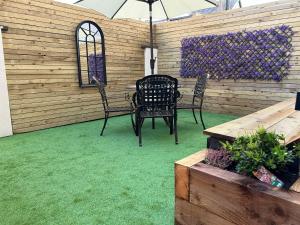 Beachfront Apartment 3 Bedrooms Sleeps 7 - Gateway to the Lake District - Newly Refurbished