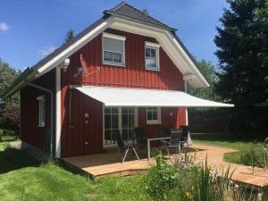 Schwedenhaus Rhön mit Sauna und Schwimmteich