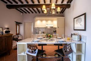 Casa Livio, a garden with a view