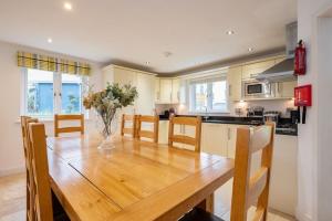 Trewhiddle Retreat V24 by Together Travel - Luxury 4-Bedroom Villa