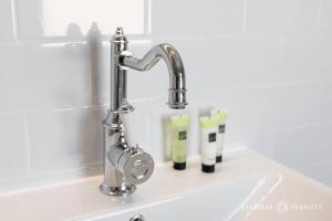 Pottery Place by Grandeur Property