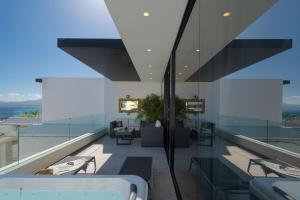 Luxury Ocean View Retreat 2bedroom APT with Jacuzzi