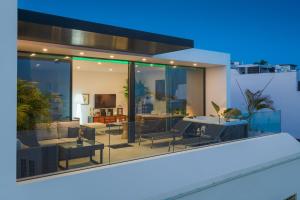 Luxury Ocean View Retreat 2bedroom APT with Jacuzzi