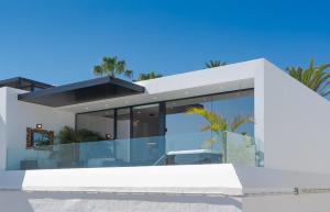 Luxury Ocean View Retreat 2bedroom APT with Jacuzzi