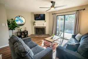 Lake Park Paradise 2-Story Condo - Perry