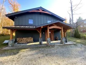 Charming Stratton Ski House Walk to Slopes - Stratton Mountain