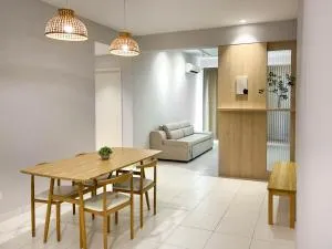 Modern Muji 3 Bedder Retreat with Netflix & Fast WiFi - 丹绒道光