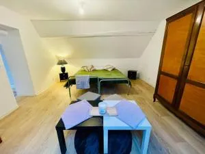 Studio au cœur des écuries - 阿夫尔和伊通韦尔讷伊