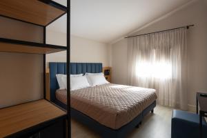 Deluxe Two-Bedroom Apartment with Garden View