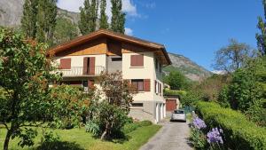 Gite proche Valthorens 3 valley skiing cycling par Orelle 6mns Valloire Galibier Maurienne