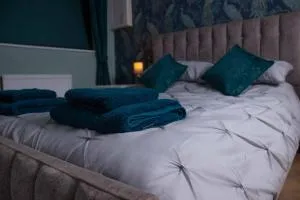 Cromwell Suite - Monk Sherborne