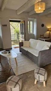 Maison la Doucette et son extérieur - Salles-la-Source