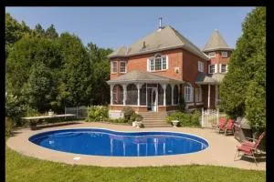 Waterfront heated pool seasonal Acre yard BBQ - Cornwall