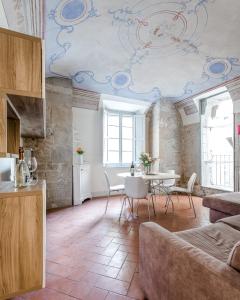 Hostly-Maison Le Vettovaglie-Historical Center