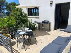 La Gacélyte Piscine privée joli bas de villa