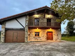 La casita, entorno rural, servicios y comida local - Arce