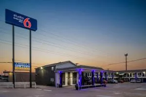 Studio 6 Fort Worth, TX - Stockyards East - 艾索