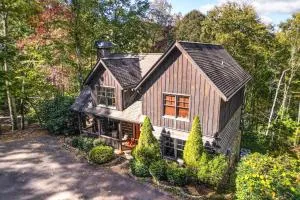 Hot Tub and Fire Pit Getaway Near Nantahala Gorge! - Cullowhee