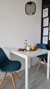 Cozy one-room apartment with garage and AC