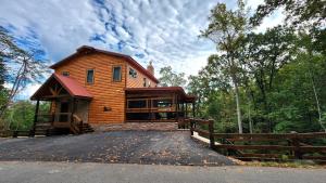 Luxe Cabin with Game Room, Hot Tub & Firepit